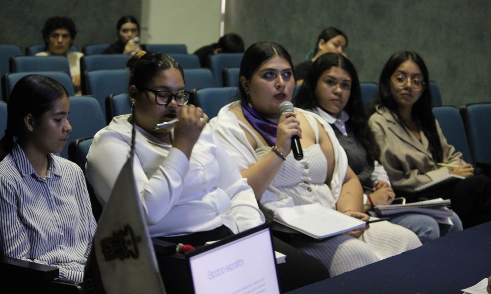 Estudiantes de CUCosta dialogan sobre necesidades académicas en el foro “La Universidad que Queremos”