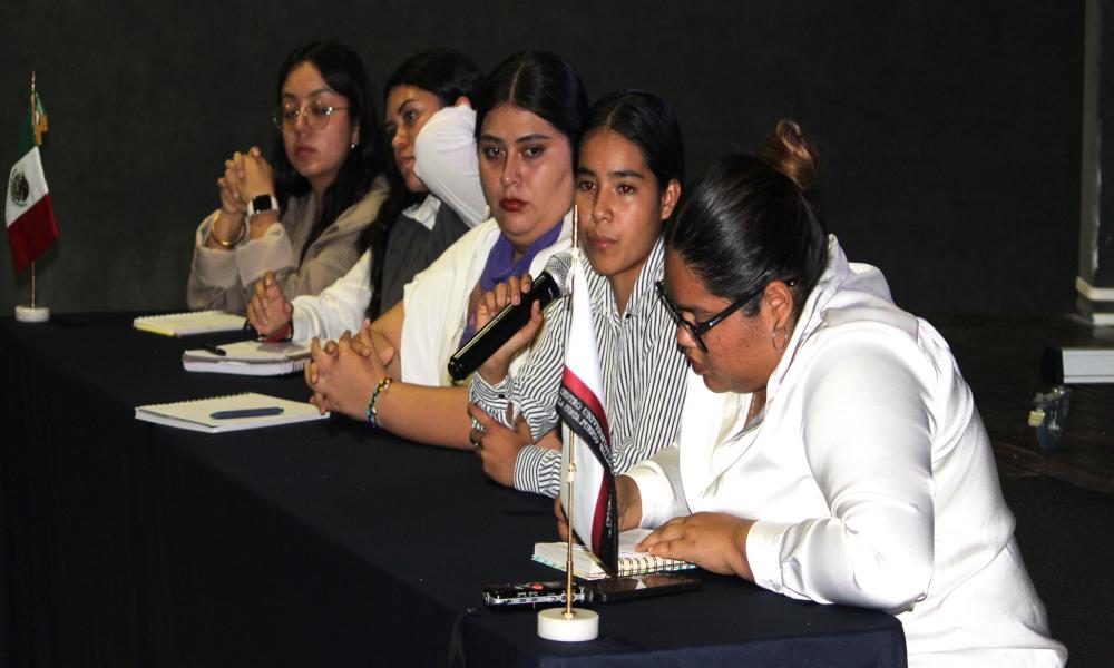 Estudiantes de CUCosta dialogan sobre necesidades académicas en el foro “La Universidad que Queremos”