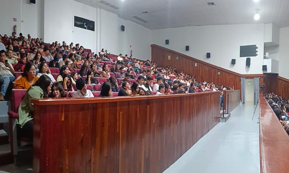 Con destacada participación, se realiza conferencia sobre Derechos Humanos en CUCosta