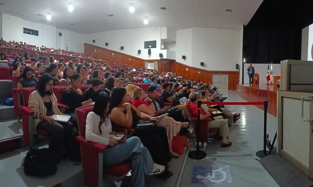 Con destacada participación, se realiza conferencia sobre Derechos Humanos en CUCosta