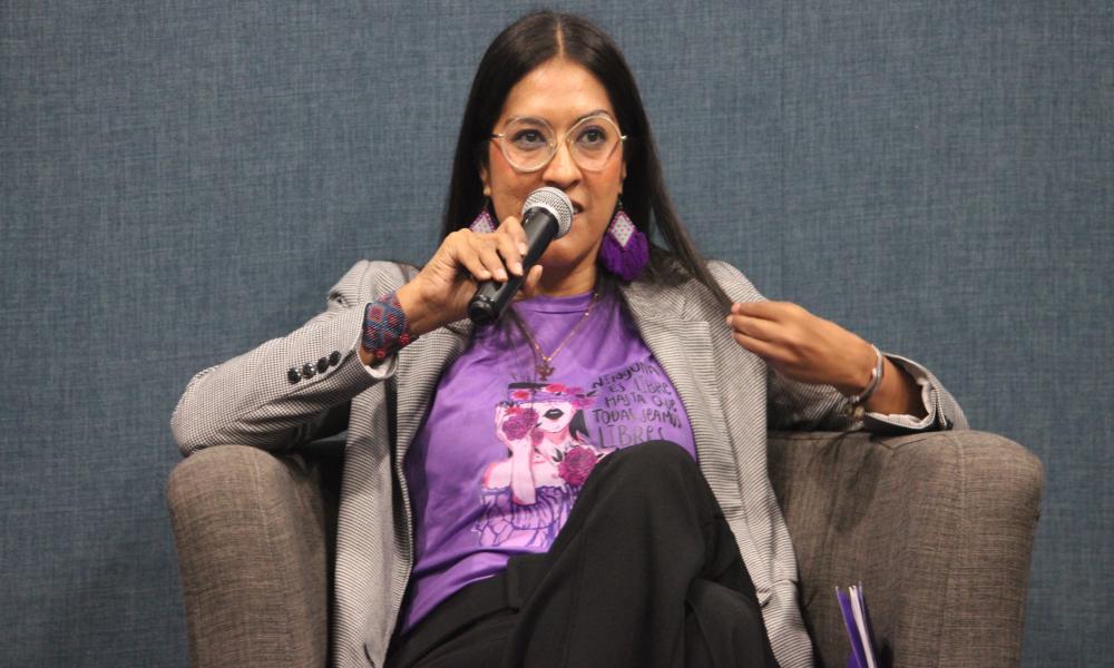 Analizan feminismo propositivo y construcción de espacios de paz en panel de expertas en CUCosta