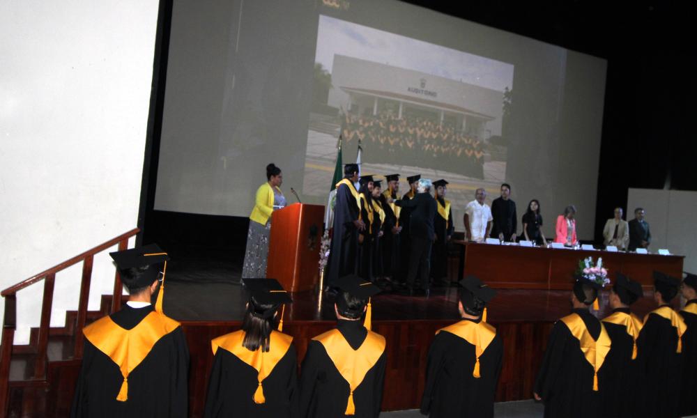 Concluyen su formación 33 nuevos ingenieros civiles del Centro Universitario de la Costa