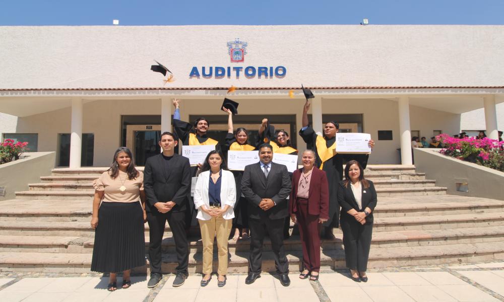 CUCosta celebra doble acto académico de Ingeniería en Videojuegos y Telemática