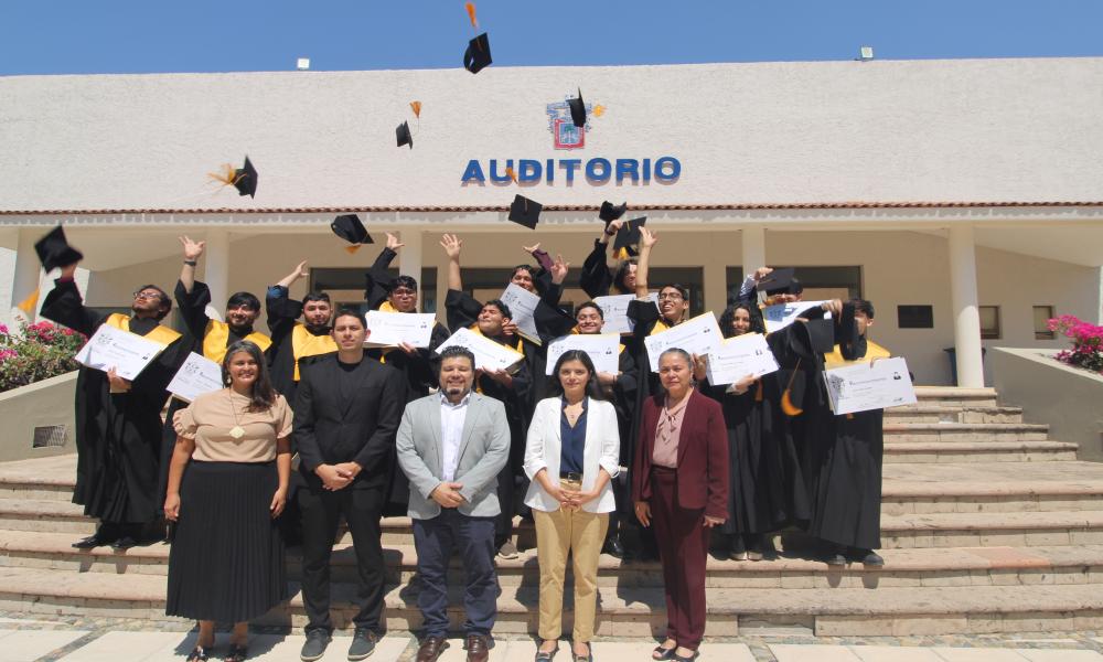 CUCosta celebra doble acto académico de Ingeniería en Videojuegos y Telemática