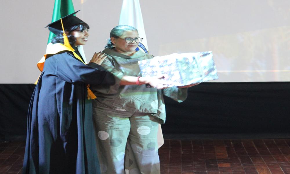 Arte, diseño y éxito: así se graduó la nueva generación de CUCosta