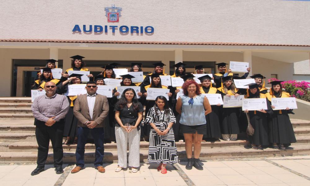 Arte, diseño y éxito: así se graduó la nueva generación de CUCosta