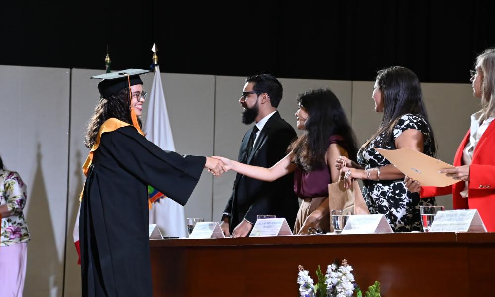 Egresan 27 estudiantes de la Trigésima Generación de la Licenciatura en Biología 