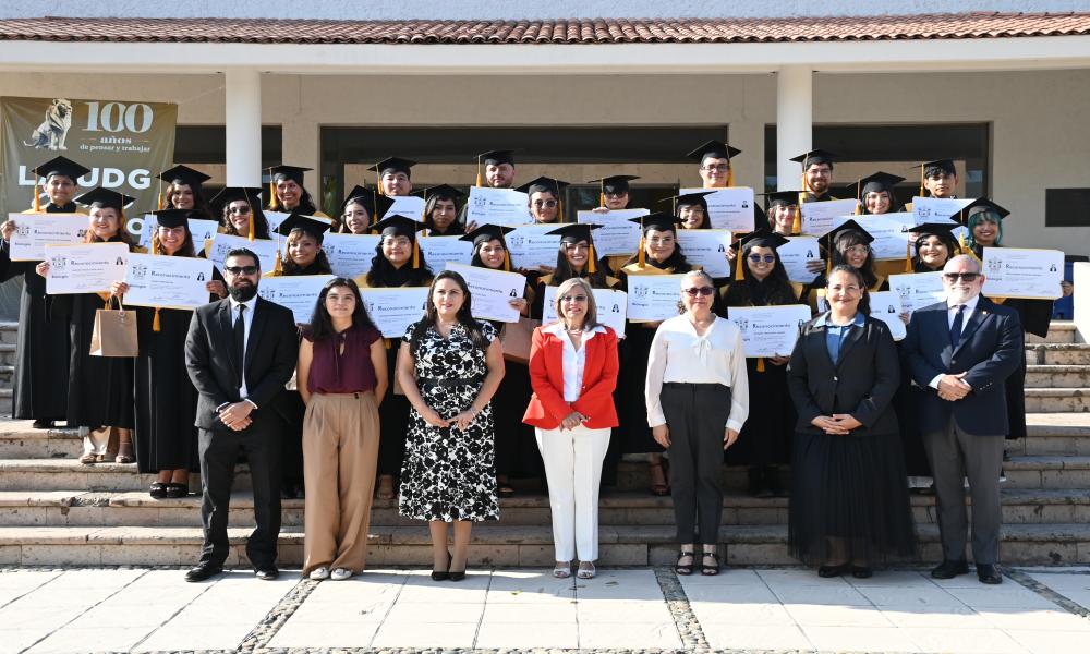 Egresan 27 estudiantes de la Trigésima Generación de la Licenciatura en Biología 
