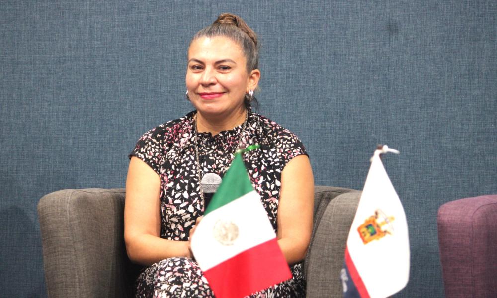 Universitarias comparten experiencias en el panel “Mujeres que rompen el techo de cristal”