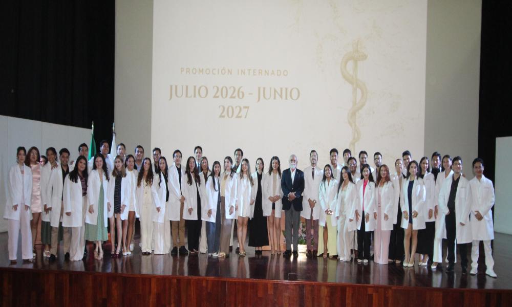 Realizan Ceremonia de Imposición de Batas a estudiantes de Médico Cirujano y Partero en el CUCosta