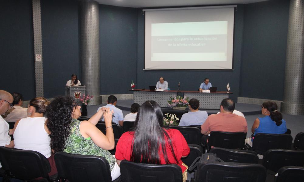 Resalta CUCosta la transformación curricular de la Universidad de Guadalajara