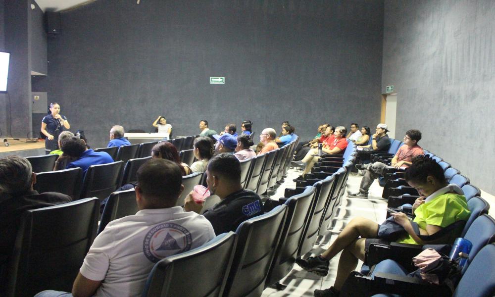 Personal del CUCosta recibe capacitación en búsqueda y rescate como parte del programa de Protección Civil