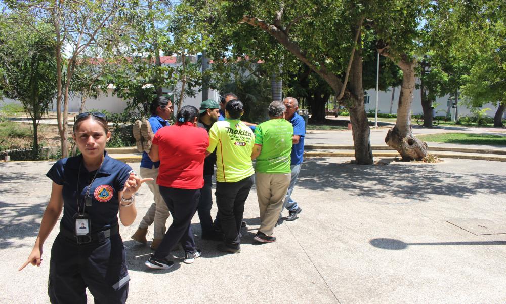 Personal del CUCosta recibe capacitación en búsqueda y rescate como parte del programa de Protección Civil