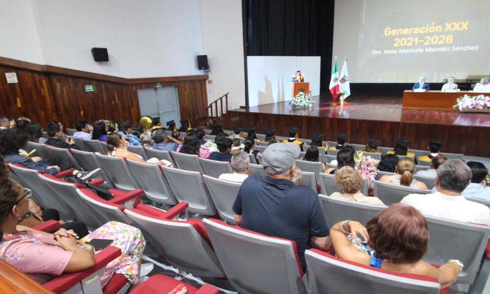 CUCosta celebra la graduación de 34 nuevos médicos cirujanos y parteros