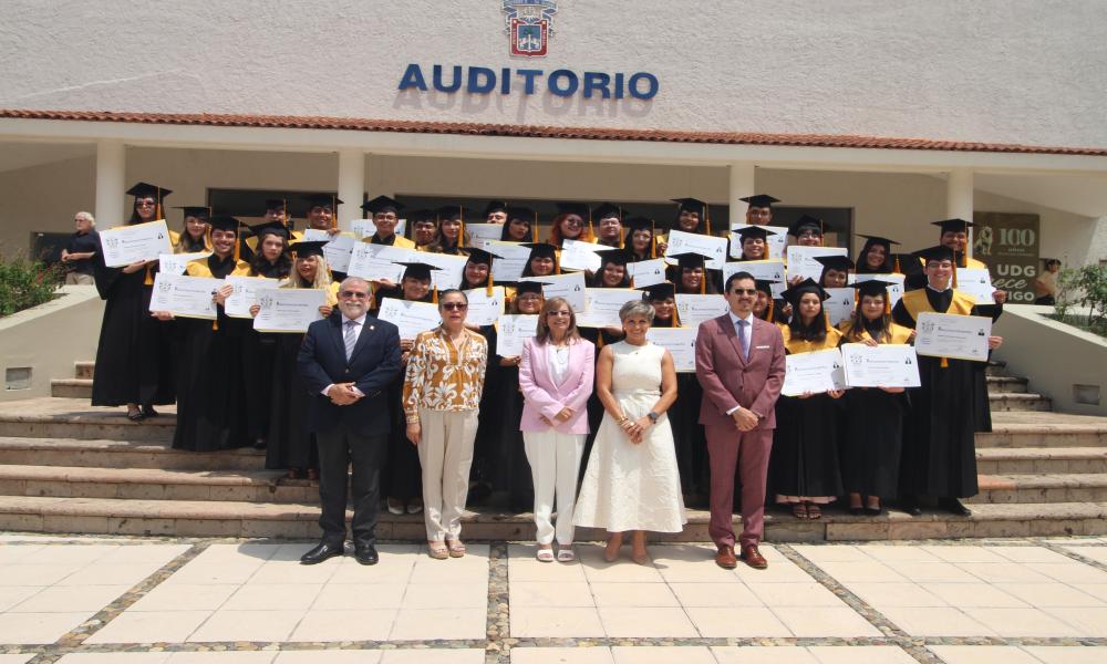 CUCosta celebra la graduación de 34 nuevos médicos cirujanos y parteros