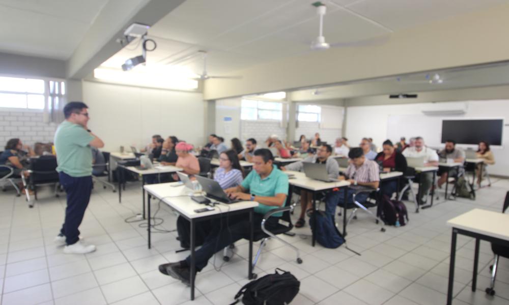 Inteligencia Artificial fortalece la formación docente y la investigación científica en el CUCosta