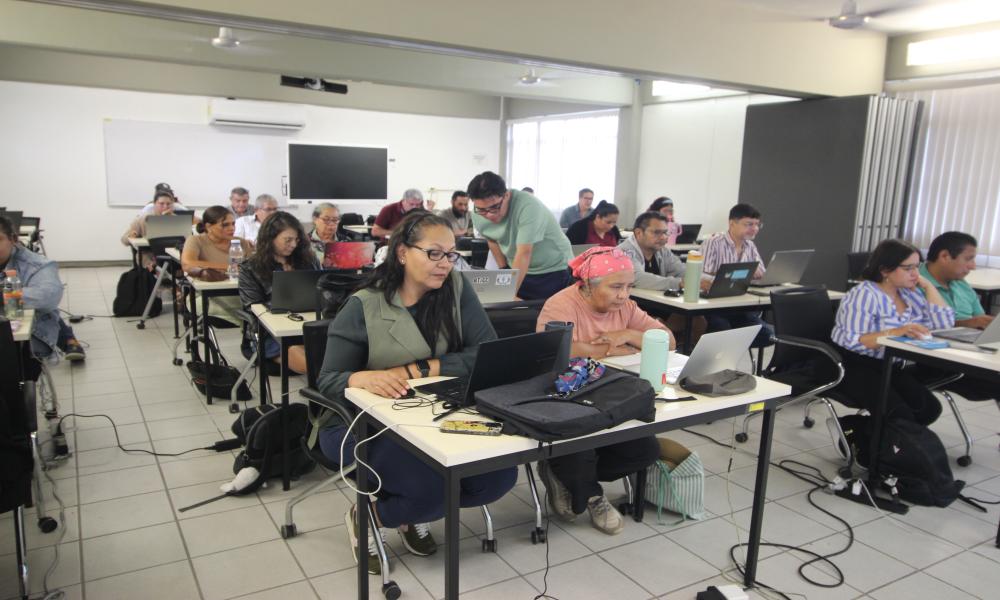 Inteligencia Artificial fortalece la formación docente y la investigación científica en el CUCosta