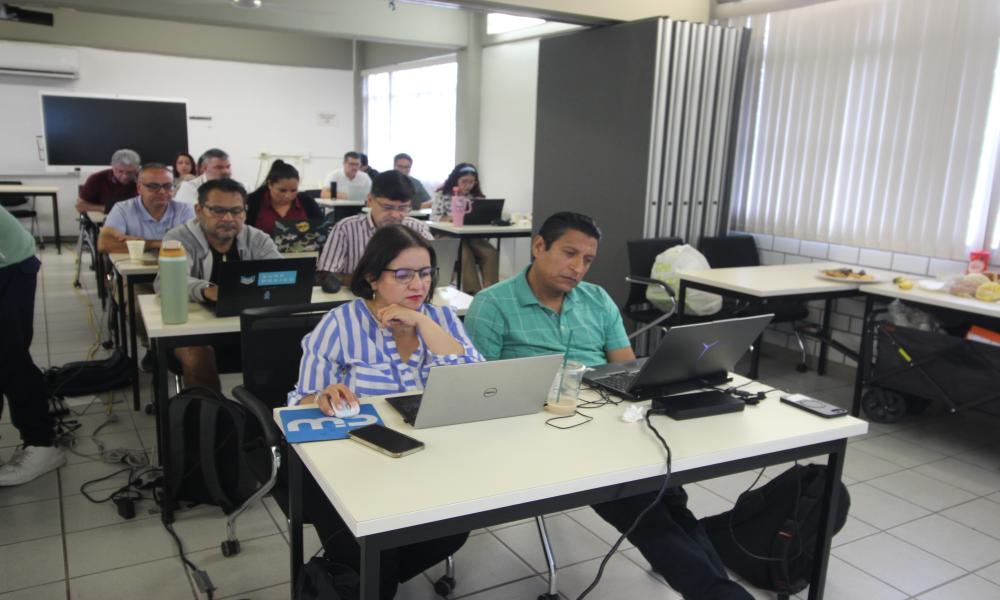 Inteligencia Artificial fortalece la formación docente y la investigación científica en el CUCosta