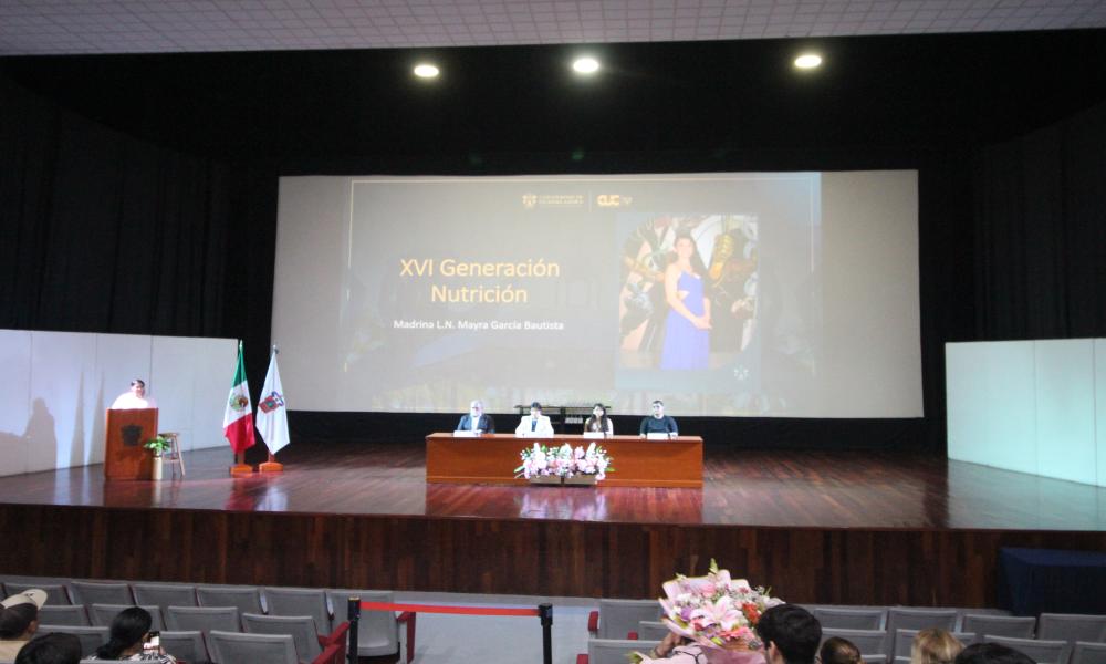 CUCosta gradúa a 32 nuevos profesionales de la Nutrición