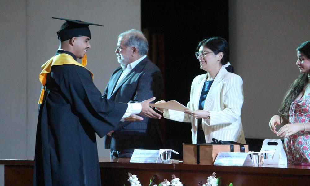 CUCosta gradúa a 32 nuevos profesionales de la Nutrición