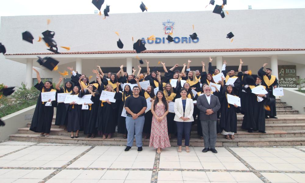 CUCosta gradúa a 32 nuevos profesionales de la Nutrición