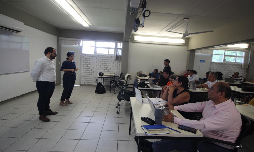 Directivos y docentes del CUCosta fortalecen competencias para la construcción de entornos saludables en el aula