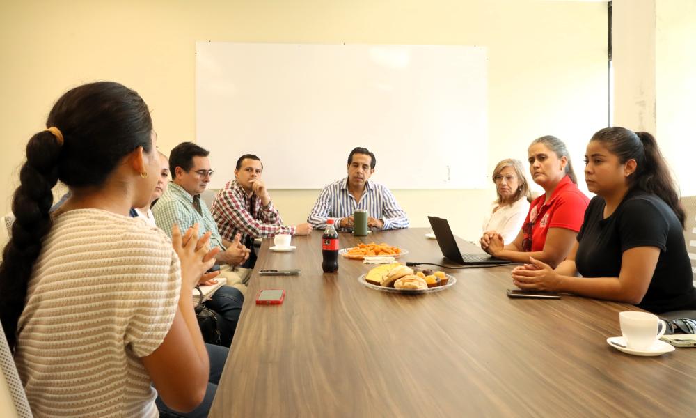 La Rectora del CUCosta fortalece la vinculación académica durante jornada de trabajo en Tomatlán