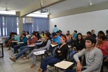 Aspirantes del CUCosta presentan examen de admisión para el ciclo 2015A