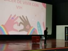 Izan bandera de la comunidad de la diversidad sexual en CUCosta