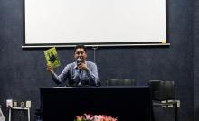 Ciencia y cultura pop convergen en libro de investigador del CUCosta