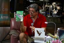 Presenta investigador del CUCosta obras de divulgación científica