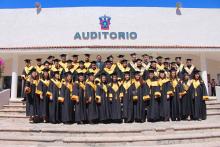 Rinden protesta egresados de Contaduría Pública del CUCosta