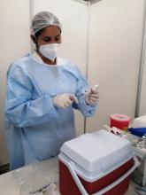 Brindan trato humano en vacunación contra COVID-19 en Módulo CUCosta