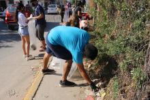 Realizan estudiantes de CUCosta Jornada de Limpieza Comunitaria