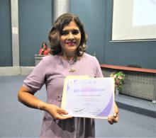 Entregan por primera vez Premio Mujer Violeta CUCosta