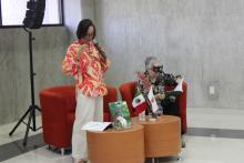 Estudiantes y docentes descubren nuevas obras literarias en la Feria Bibliográfica 2025